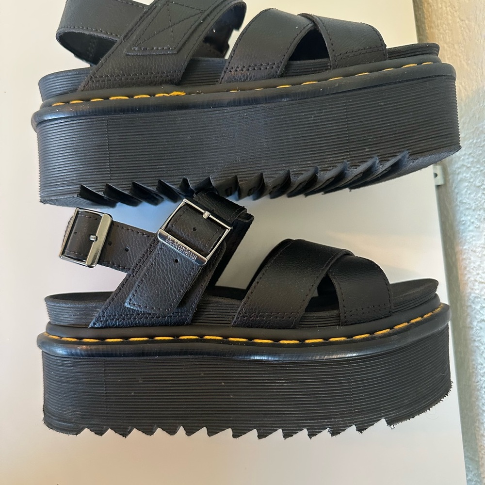 ⚜️Dr. Martens Women's Black Platform Strappy Sandals - Contemporary Chunky Sole - Picture 4 of 6